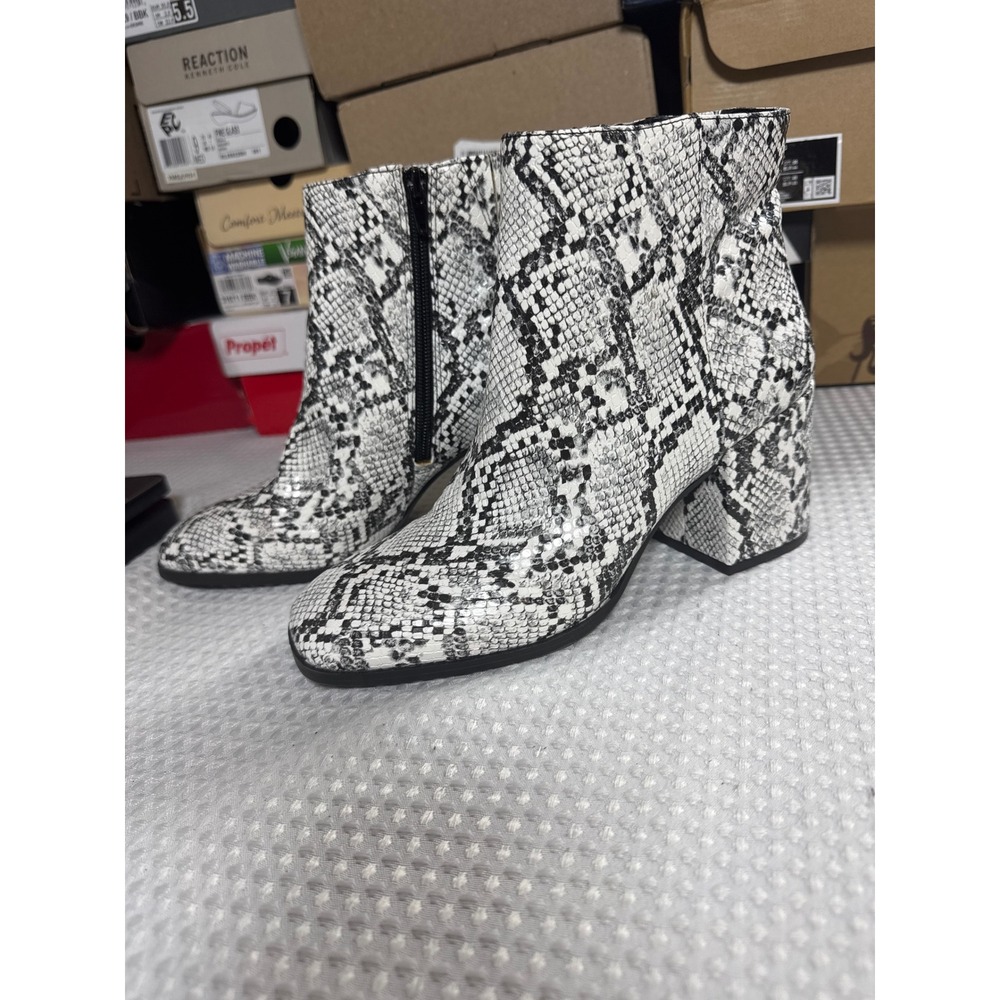 Mix No. 6 Ankle Boots Womens 9 Benisa Black White Snakeskin Block Heel NWOB